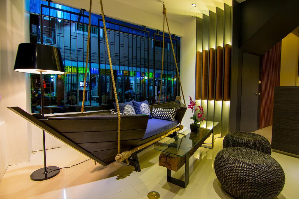 Hotell The Journey Patong