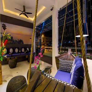 Hotell The Journey Patong